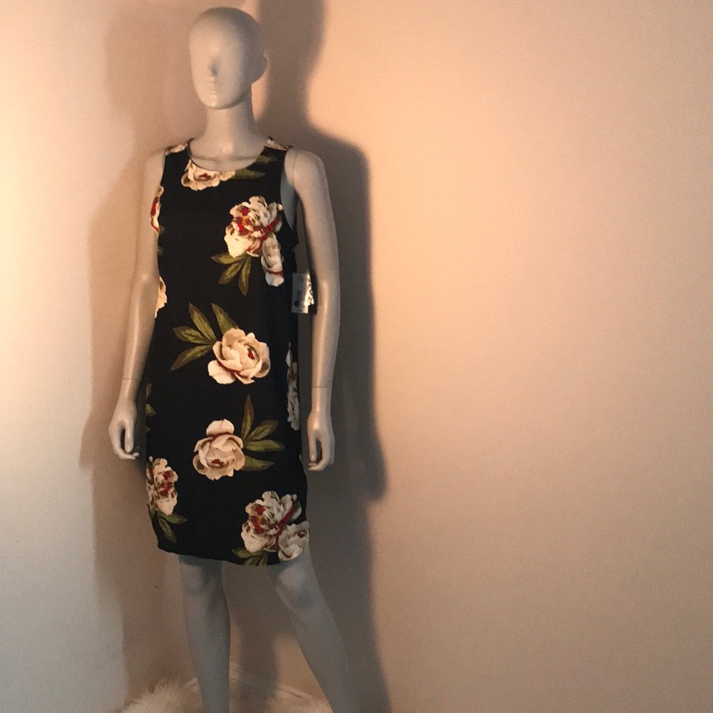 New with Tags Summer Floral Dress